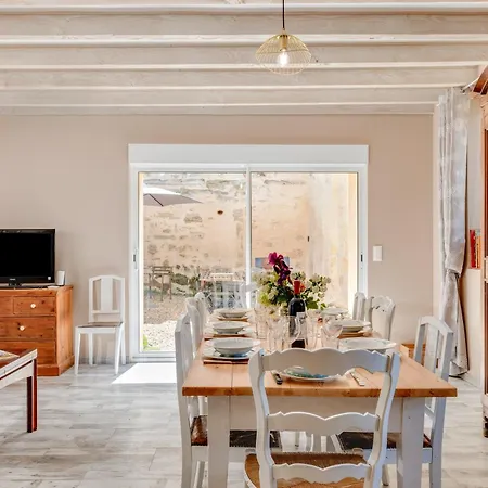 Holiday home La Longere Chateau Vieux Mougnac Petit-Palais-et-Cornemps
